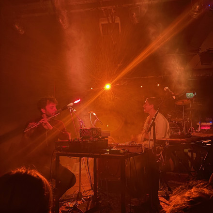 Trotzdem: Bex Burch & Johannes Schleiermacher, Damian Dalla Torre & Laura Zöschg