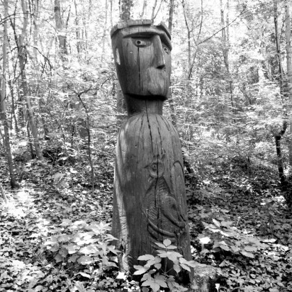 Kip Japa avtorice Vere Dajht-Kralj, mednarodni kiparski simpozij Forma prima v Krapini (1979)..