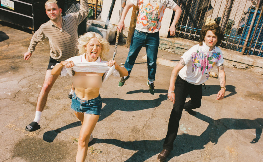 Amyl and the Sniffers: Cartoon Darkness