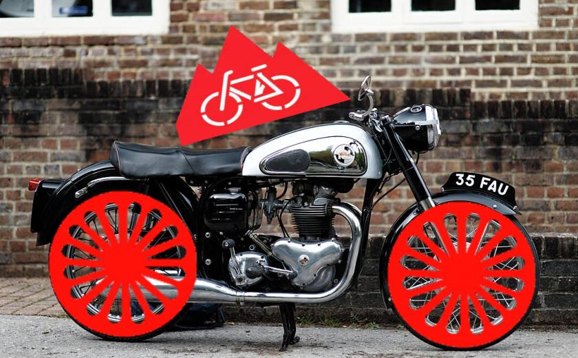 Janša na motorju ob petkih