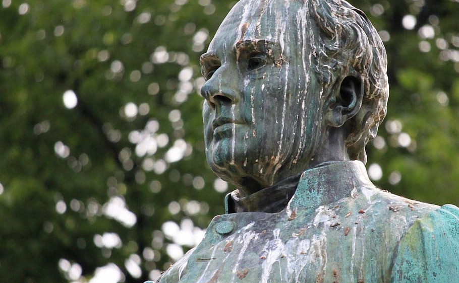 ne maram ko mi serjejo po glavi :/