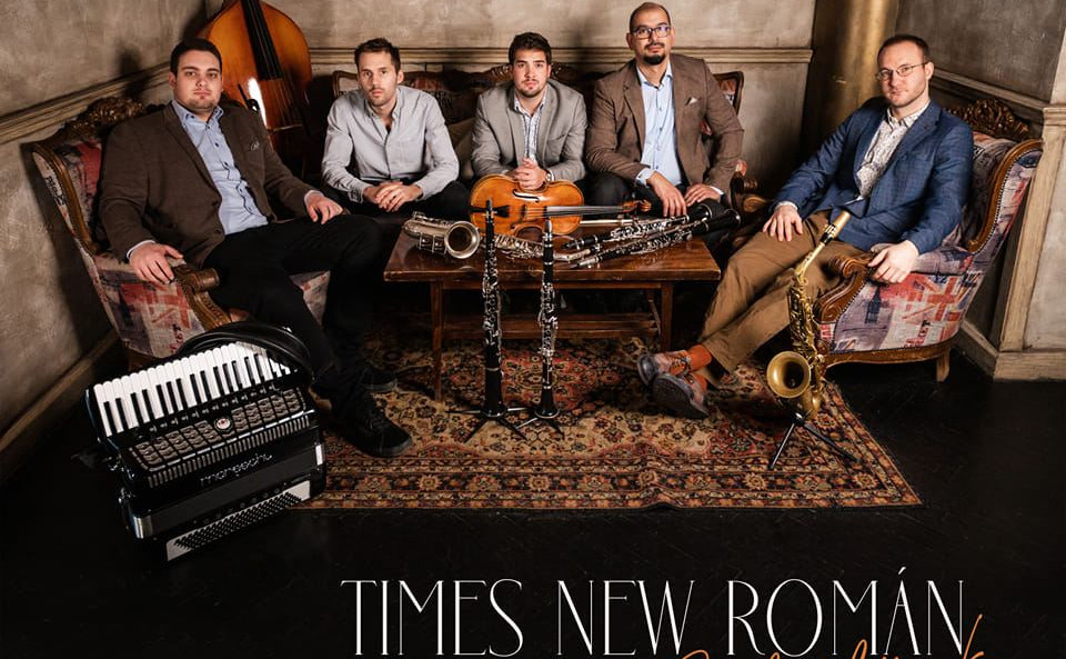 Times New Román: Jól Élünk 